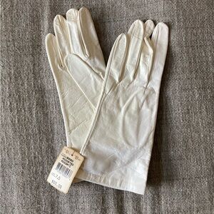Elegant White Leather Gloves